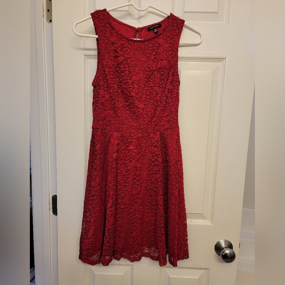 Red/Rose Lace City Triangles Formal Dress